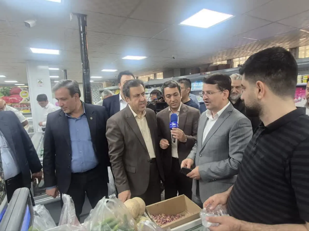   بازدید سرزده معاون اقتصادی استانداری کرمانشاه از بازار و نانوایی‌ها
