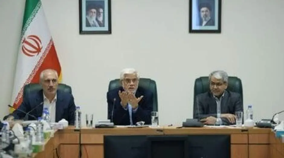 ماجرای گلایه همسر معاون اول پزشکیان از حجم کار او/ جلسات فوریِ سرپایی بعد از هیات دولت و ... باعث میشود یک مسیر ۱۰ متری، ۱۵ تا ۲۰ دقیقه زمان ببرد - مردم سالاری آنلاین