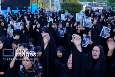  فیلم/ تجدید پیمان کرمانی‌ها با قائد شهید در جوار مزار حاج قاسم