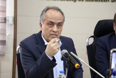 دانشگاه علوم پزشکی کاشان ۱۰۰۰ میلیارد تومان از بیمهها طلب دارد
