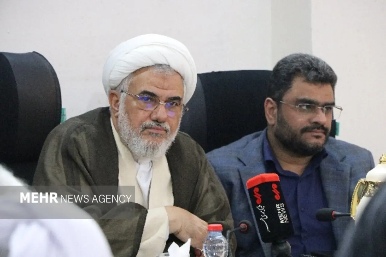 عبادیزاده: احیای باغهای لیموی هرمزگان نیازمند عزم جدی است