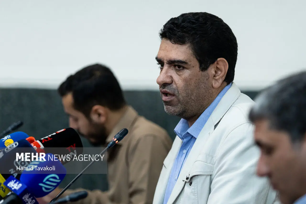 احیای وزارت بازرگانی برای رفع مشکلات اصناف و فعالان اقتصادی ضروری است