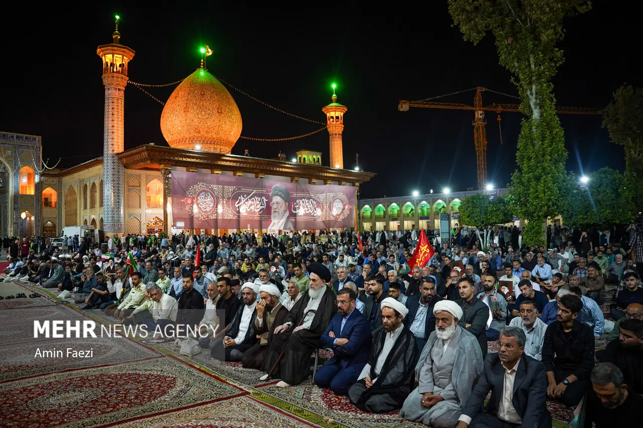 مراسم اربعین تدفین رهبر شهید در حرم شاهچراغ (ع)