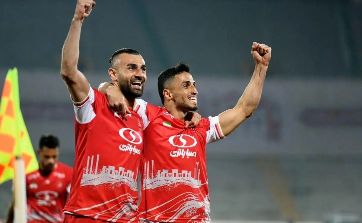  واکنش احساسی سردار دورسون به برد پرسپولیس؛ سه قلب قرمز برای هم‌تیمی‌های سابقش