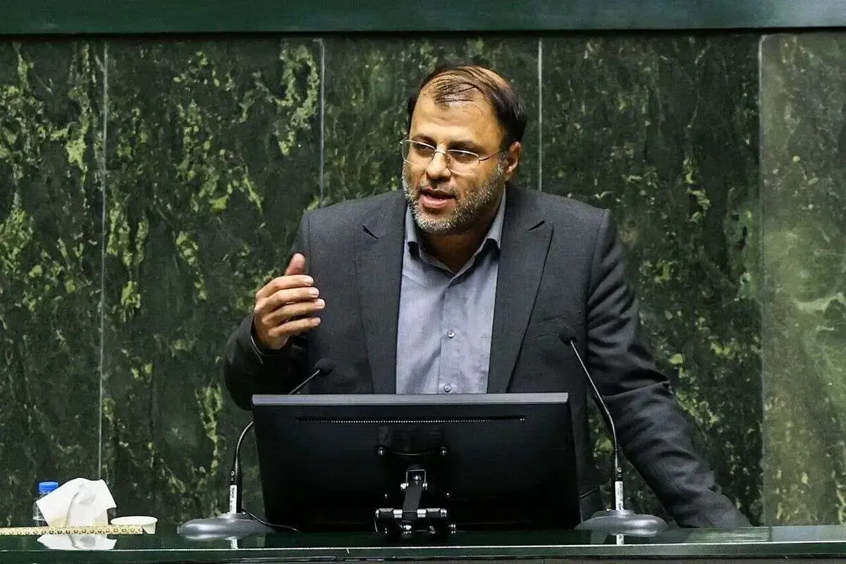 عضو کمیسیون اقتصادی مجلس: در طرح جدید بنزین سهمیه از ۱۹۰ لیتر به ۹۰ لیتر کاهش مییابد