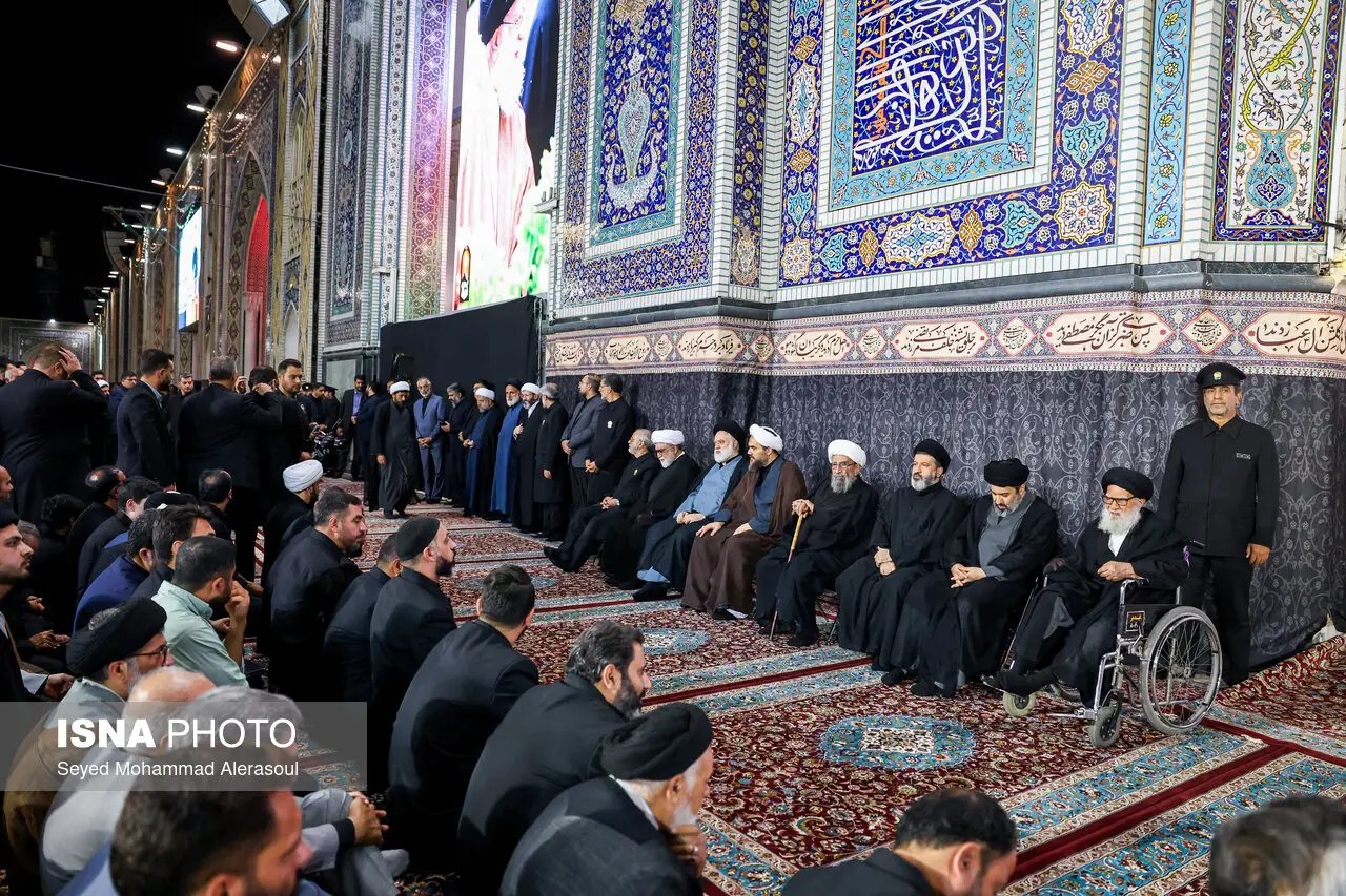  گزارش تصویری: مراسم بزرگداشت چهلمین روز تدفین رهبر شهید انقلاب در حرم رضوی