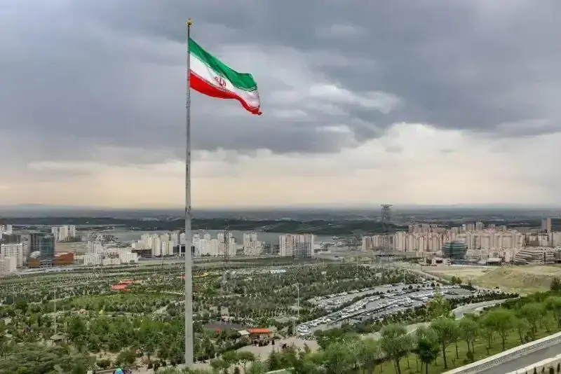 تبلیغات سفارت ایران در تونس برای سفر درمانی به ایران