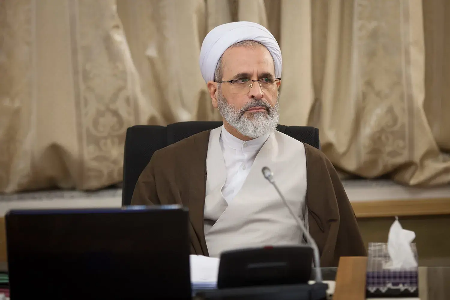آیتالله اعرافی: خونخواه امام شهید هستیم/ ایران عقبنشینی نمیکند