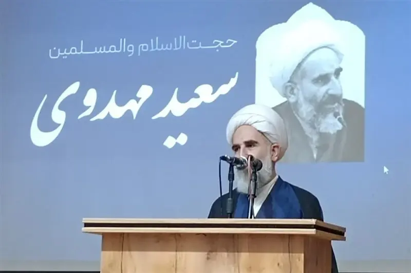 خطر اصلی جبهه انقلاب، تفرقه، باندبازی و فاصله گرفتن از اخوت ایمانی است - تسنیم