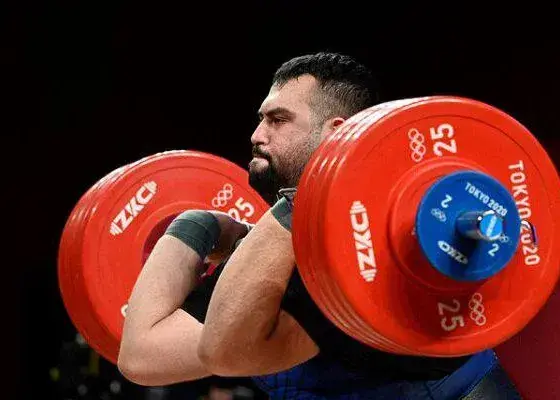 3 ستاره تیم ملی در ترکیب وزنه برداری استقلال