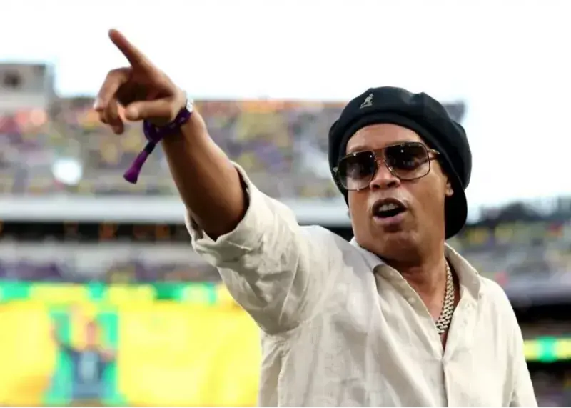 بازگشت رونالدینیو به فوتبال قطعی شد!