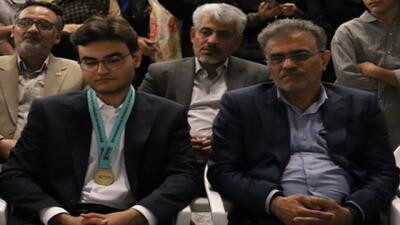 دانش آموز نخبه فارسی مشاور مدیرکل آموزش و پرورش فارس در هوش مصنوعی شد