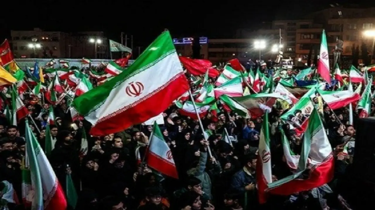 تداوم قرار شبانه یزدیها همزمان با چهلم قائد شهید ایران+فیلم