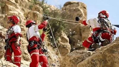 امدادرسانی به ۳ نفر در ارتفاعات کوه نور البرز