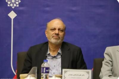 تأکید منادی بر گذار دانشگاه آزاد از وابستگی به شهریه