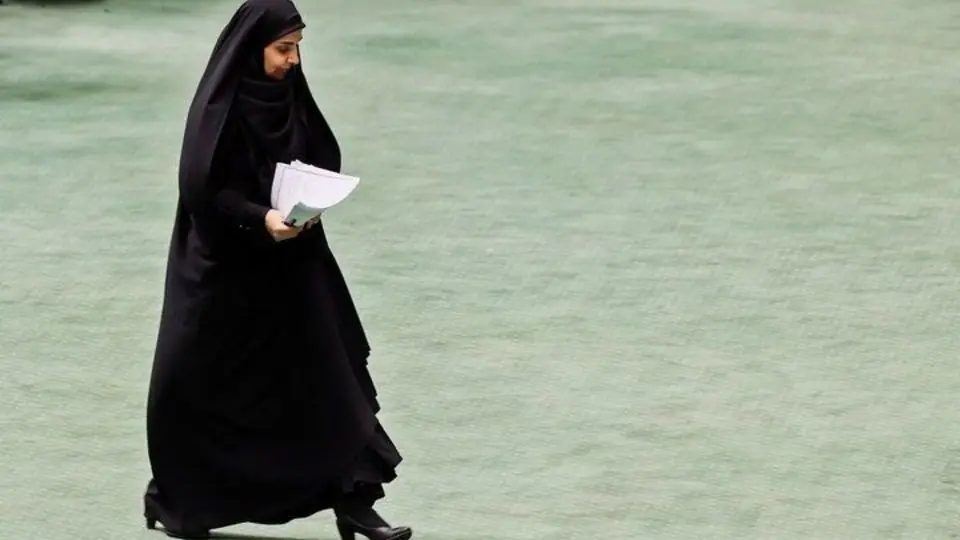«سخن پردازی» برای پنهان کردن «واقعیت های تلخ» مسکن!