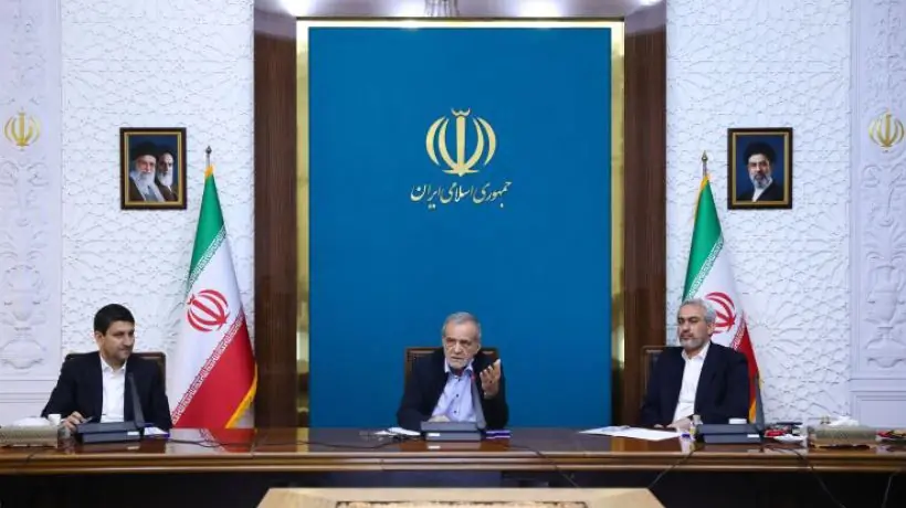 دریافت هرگونه خدمت در کشور منوط به ارائه کد پستی و کد ملی می شود