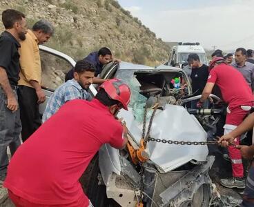 تصادف زنجیرهای ٣ خودرو در جیرفت با ١٠ مصدوم و ٣ فوتی
