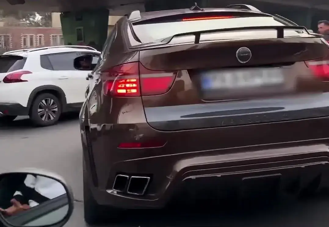 خودرو فوق لوکس گلزار و تراژدی شکاف طبقاتی