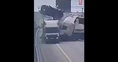  پرتاب یک خودرو به هوا در تصادف دو کامیون در لهستان