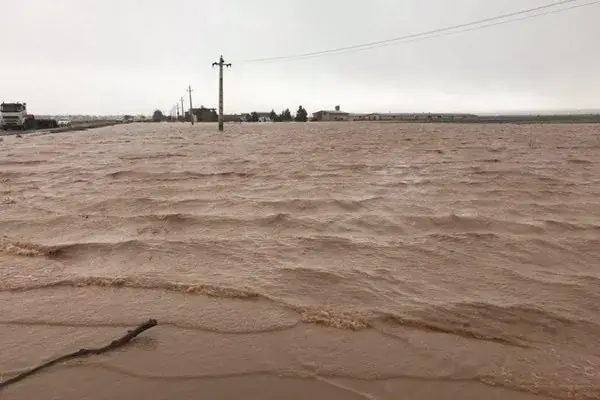  سیلاب، راه ۹ روستای قوشخانه را مسدود کرد