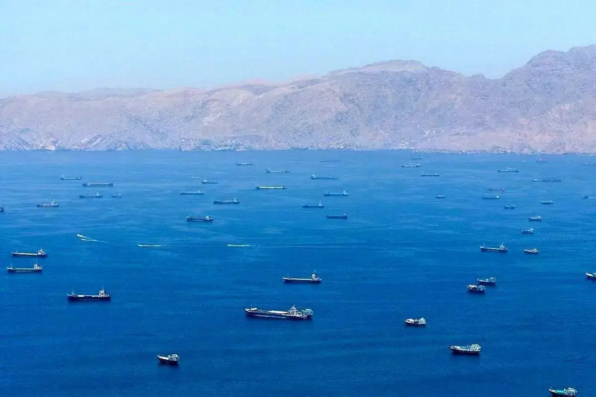 کاهش ترافیک کشتیرانی از طریق تنگه هرمز و باب المندب
