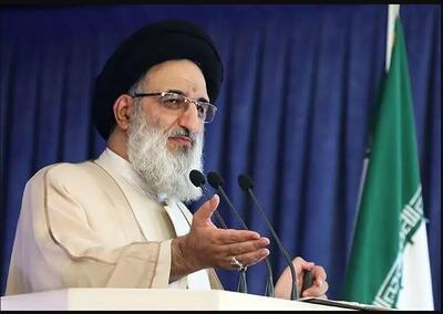 امام جمعه کرج: نباید به دشمن پیام ضعف داد