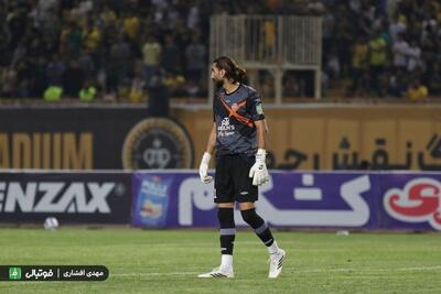 بیرانوند رکورددار حضور در بازی پرسپولیس و تراکتور