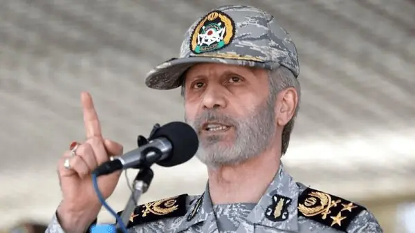 فرمانده کل ارتش: توان دفاعی ایران موجب شد دشمنان محاسبات خود را تغییر دهند