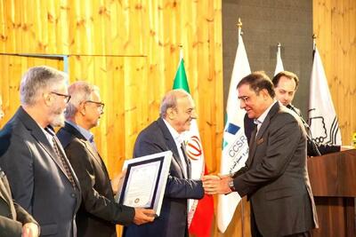 درخشش فولاد خوزستان در ششمین جشنواره روابطعمومی و مسئولیتهای اجتماعی با کسب ۳ نشان ملی