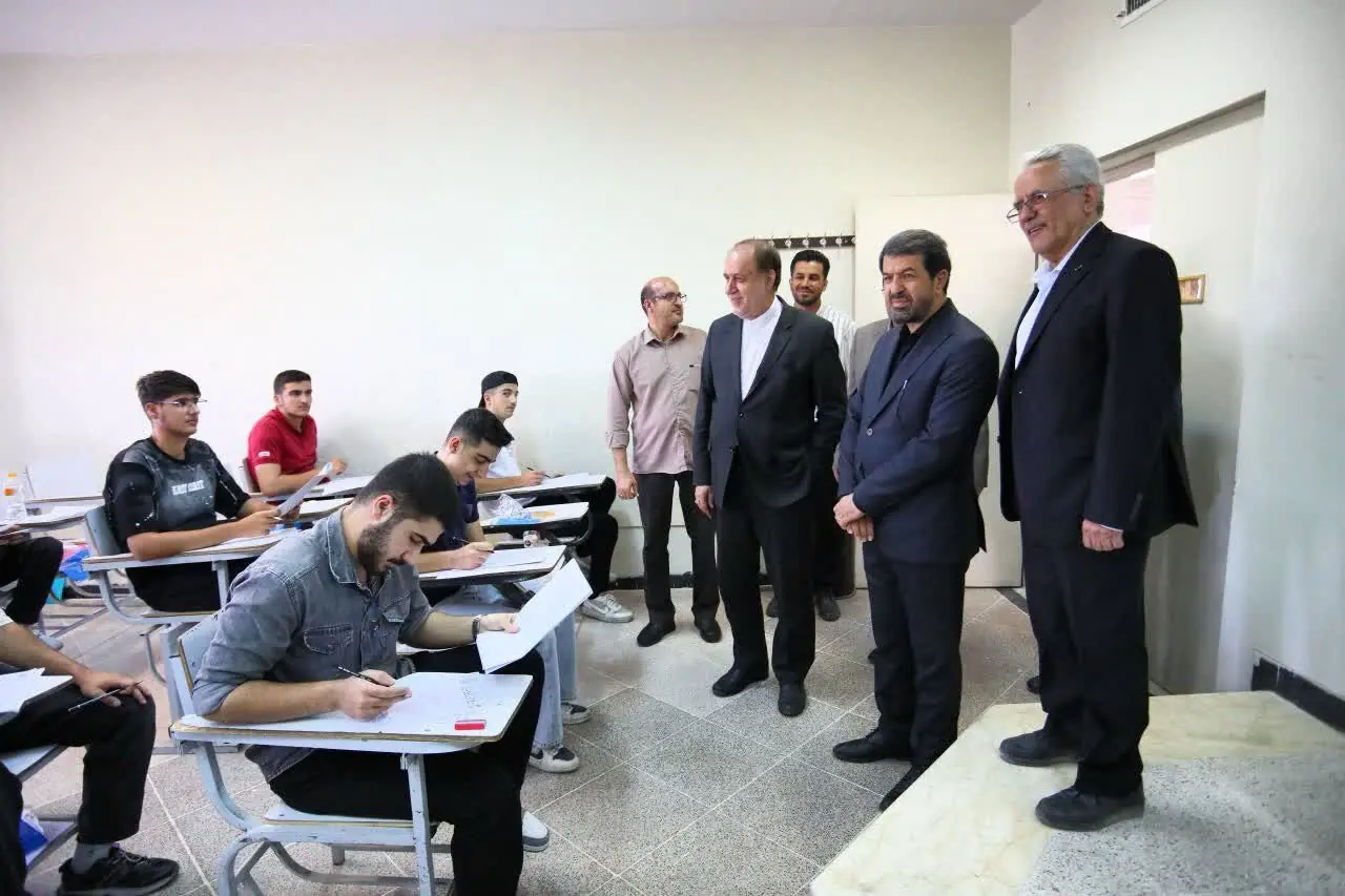  بازدید استاندار همدان از آزمون کنکور در دانشگاه بوعلی‌سینا