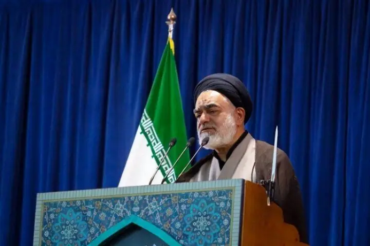  خطیب جمعه اصفهان: ایستادگی مردم و نیروهای مسلح ایران در حال رقم‌زدن یک اتفاق تاریخی است