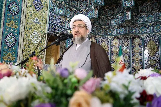 امام جمعه تبریز: دشمن با ایجاد اختلاف و افزایش گرانی به دنبال کاستن از تابآوری مردم است