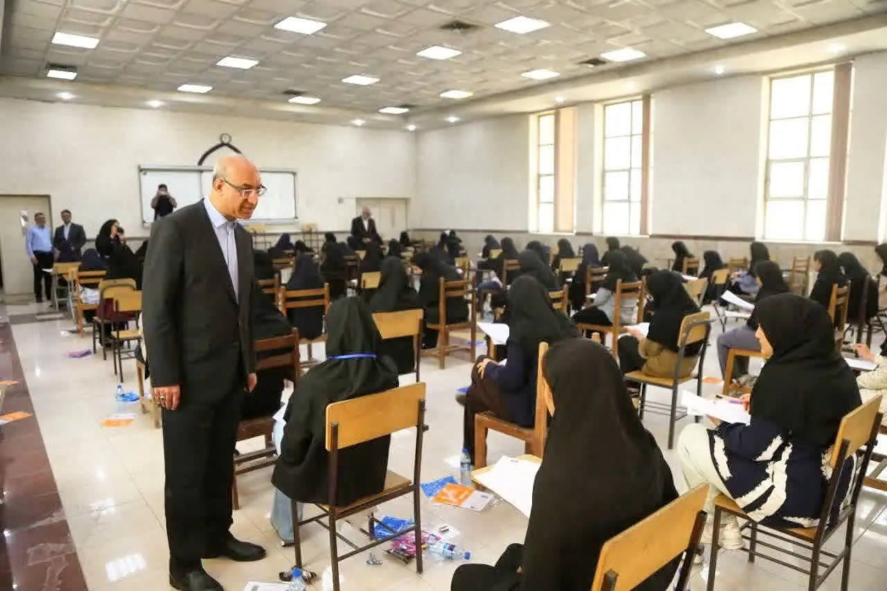 بازدید استاندار کرمانشاه از وضعیت برگزاری کنکور سراسری