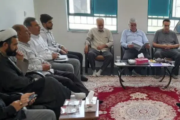 نشست راهبردی در مسیر توسعه هیدج؛ بازخوانی چالشهای بنیادین شهر در دیدار مسئولان با امام جمعه