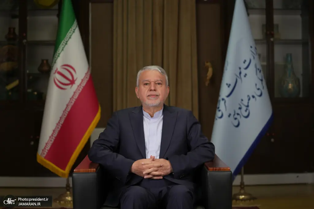 صالحی امیری: اینکه کسی در یک تریبون رسمی و در زمانی که کشور درگیر جنگ است، رسماً درباره حمله به ترامپ و ترور او در ترکیه سخن بگوید، چه معنایی دارد؟ این اقدامات جز اینکه بخواهد نظام سیاسی را تحت فشار دشمن قرار دهد، چه نتیجهای دارد؟