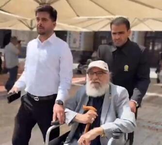  حضور داریوش ارجمند، بازیگر پیشکسوت سینما و تلویزیون، در حرم مطهر امام رضا(ع)
