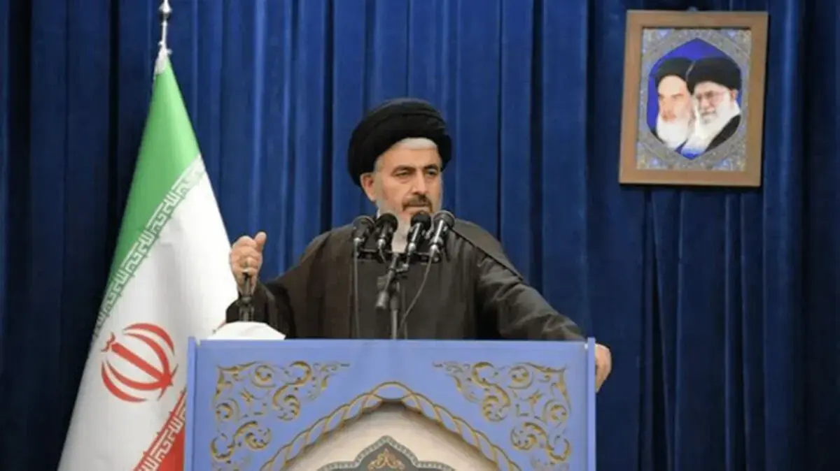 امام جمعه ارومیه: وضعیت بیحجابی در جامعه اسلامی قابل قبول نیست/ با بی حجاب ها برخورد شود