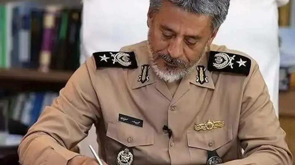 امیر دریادار سیاری روز صنعت دفاعی را تبریک گفت - مردم سالاری آنلاین