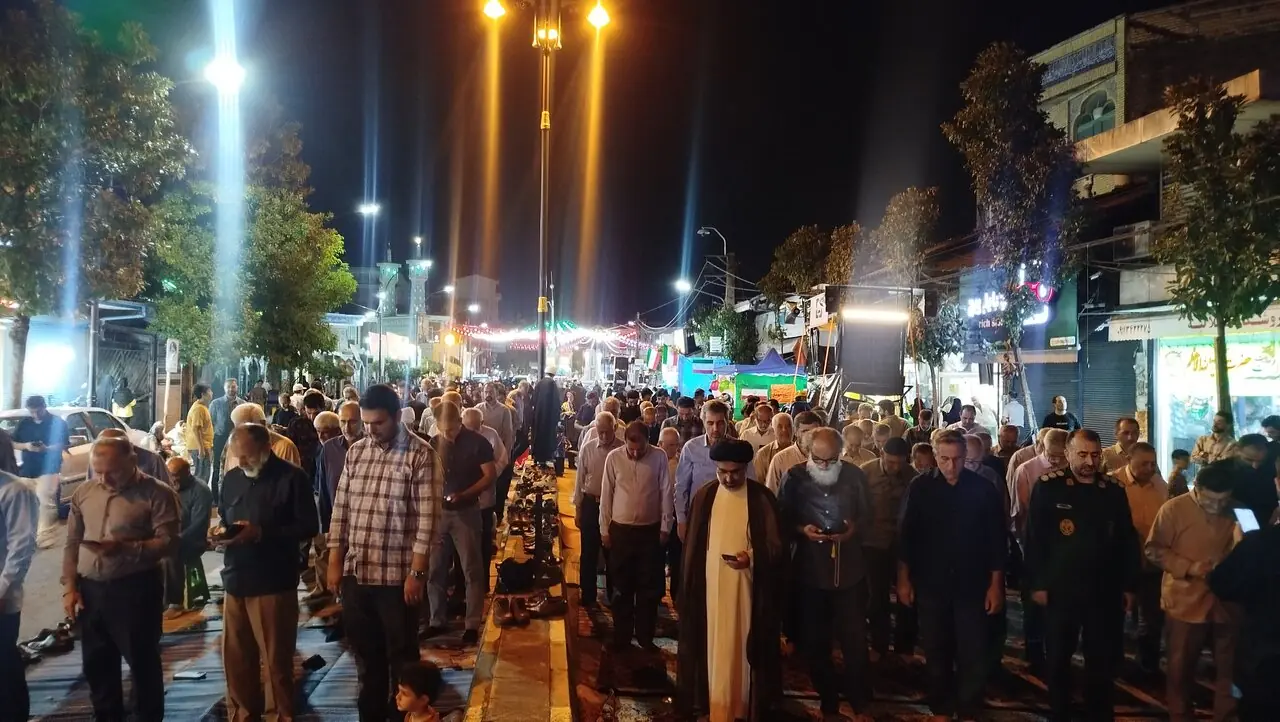 اقامه نماز استغاثه به امام زمان (عج) در آستانه اشرفیه