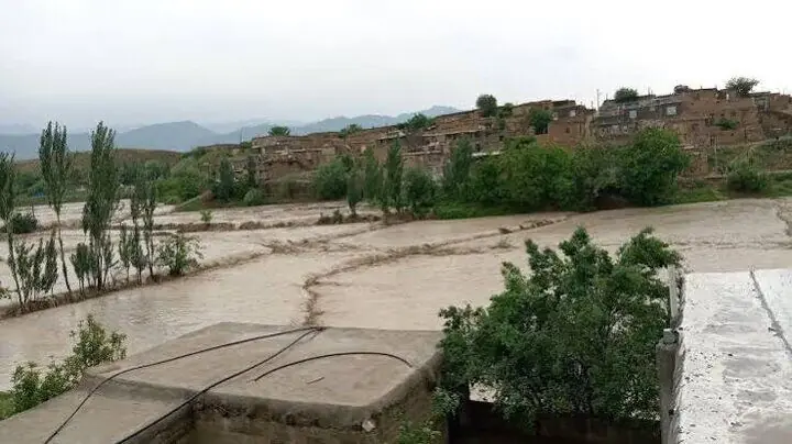 هشدار جدی در کلات؛ تفرجگاهها تخلیه شدند