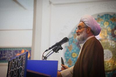 امام جمعه رشت: انتصابات راهبردی نیروهای مسلح نقشه راه قدرتآفرینی ایران است/ بحران بنزین با جراحی قیمت حل نمیشود حکمرانی علمی نیاز است
