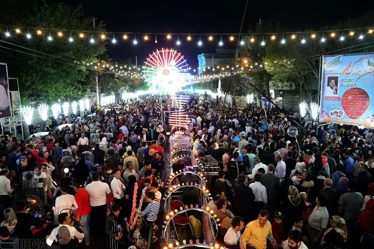 شنیده شدن صداهای شدید همزمان با جشن آغاز امامت امام زمان (عج) ؛ درگیری نظامی یا انفجارهای نورافشانی