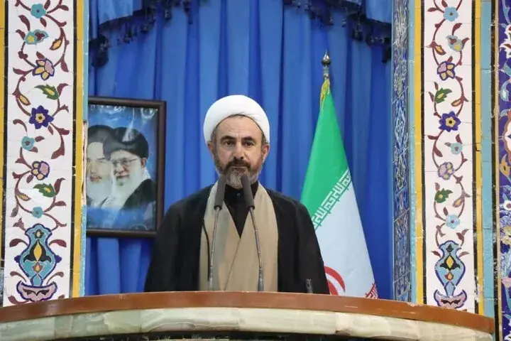 امام جمعه ایلام: ایران خواهان جنگ نیست اما مهاجم را به زانو درمیآورد
