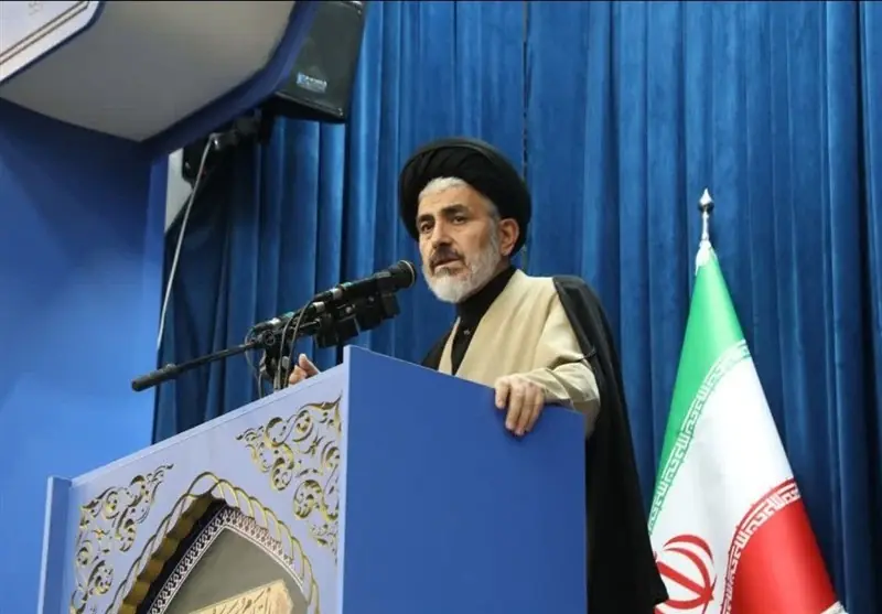 امام جمعه ارومیه: تفرقه، زمینه سوءاستفاده دشمنان را فراهم میکند - تسنیم