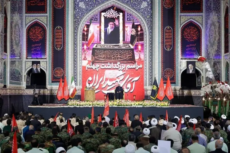 هنر رهبر شهید انقلاب، تربیت ملتی شجاع، آگاه و بصیر بود - تسنیم