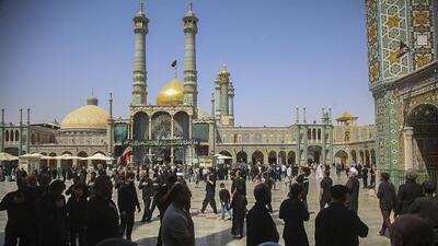 قم در سالروز شهادت امام حسن عسکری(ع) رنگ و بوی عزا و ماتم گرفت + فیلم