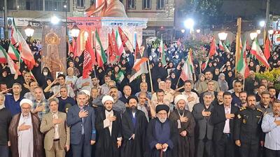 قابی از تجمعات مردمی خوی در ایستگاه اقتدار و مقاومت + عکس