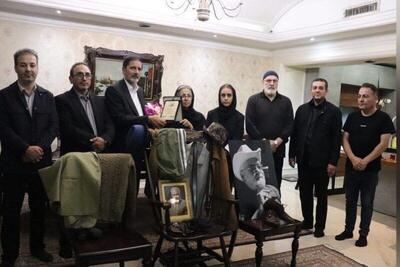 یادگاریهای اکبر عبدی به موزه اردبیل سپرده شد | آخرین خبر