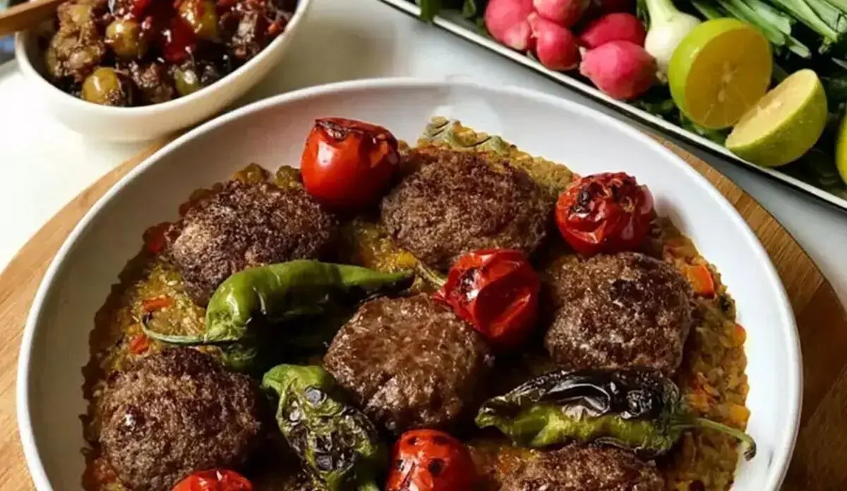 طرز تهیه سوغورمه کباب؛ این کباب ترکی با بادمجان کبابی غوغا میکند